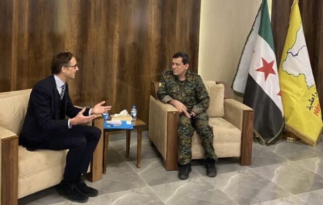 Συρία: Οι Γερμανοί συνάντησαν τους Κούρδους (SDF) – Τι είπε ο Τομπίας Τούνκελ στον Μαζλούμ Άμπντι