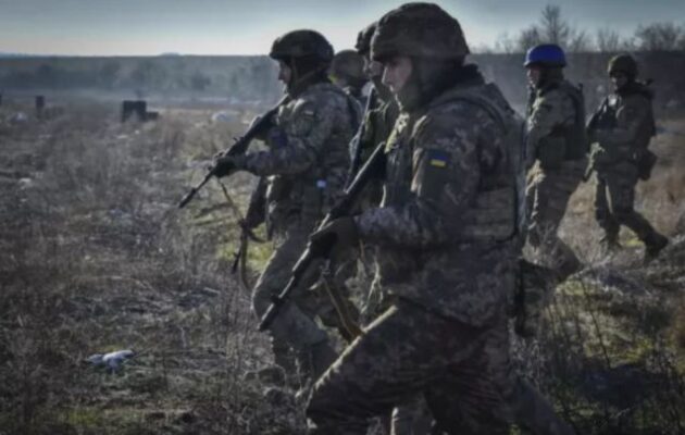 Ουκρανικός Τύπος: Το σχέδιο Τραμπ για την Ουκρανία προβλέπει παραχώρηση εδαφών και τη χώρα εκτός ΝΑΤΟ