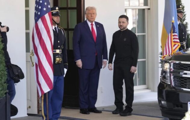 Τραμπ και Ζελένσκι υπογράφουν το μέλλον της Ουκρανίας στον Λευκό Οίκο