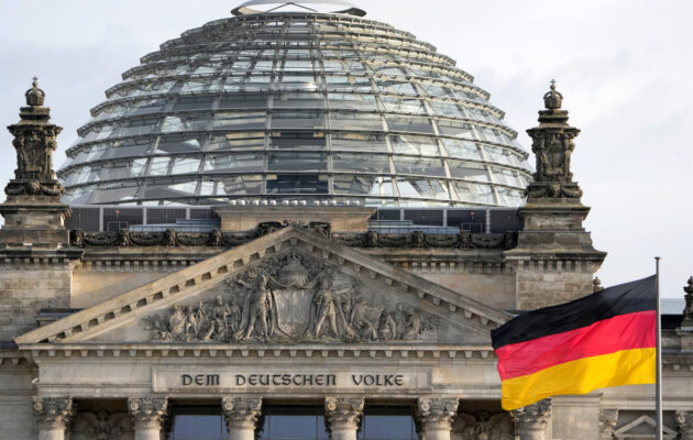 Γερμανία: Πτώση της Χριστιανικής Ένωσης και ενίσχυση της ακροδεξιάς πριν από τις εκλογές Γερμανία: Πτώση της Χριστιανικής Ένωσης και ενίσχυση της ακροδεξιάς πριν από τις εκλογές