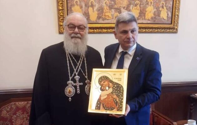 Ο Νικόλας Φαραντούρης πήγε στην εμπόλεμη Συρία και συναντήθηκε με τον Πατριάρχη Αντιόχειας