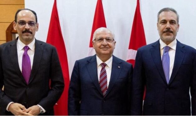 Φρικαρισμένοι «μπουνταλάδες» Φιντάν, Γκιουλέρ, Καλίν πήγαν στη Συρία – Φοβούνται τη συμφωνία SDF-HTS – Οι ΗΠΑ παραμένουν στη Συρία