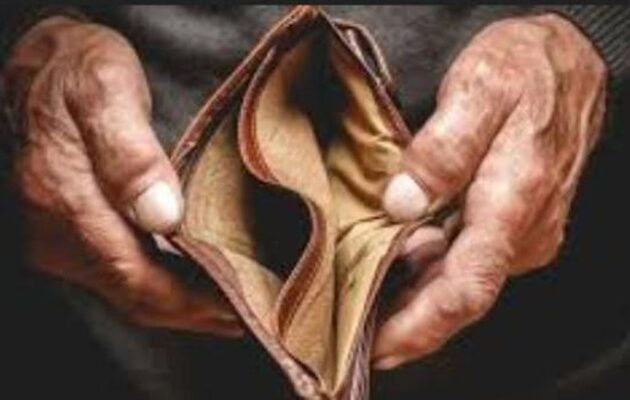 Γολγοθάς των συνταξιούχων: Πάσχα με άδειες τσέπες, χωρίς συντάξεις και έκτακτη ενίσχυση