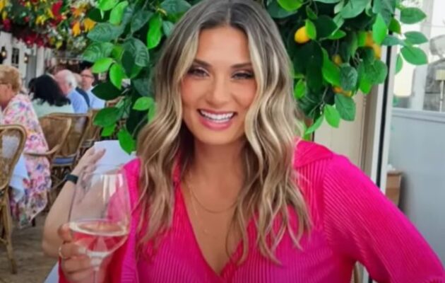 30χρονη γυμνάστρια το «έκανε» με 15χρονο μαθητή της