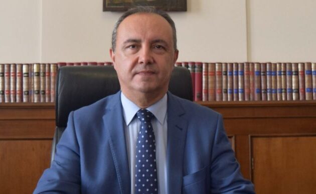 Άλλα λόγια ο Θεόδωρος Καράογλου όταν ρωτήθηκε για αυξήσεις στους εκπαιδευτικούς! Η Δεξιά θέλει τα παιδιά μας αμόρφωτα;