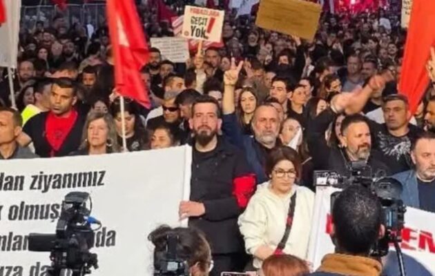 DW: Τουρκοκυπριακή «εξέγερση» κατά της μαντίλας στα σχολεία