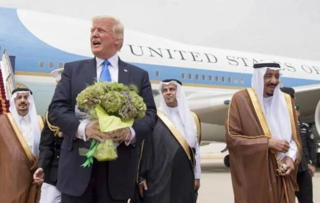 Περιοδεία Τραμπ στον Κόλπο – Οικονομικές και στρατιωτικές συμφωνίες στην ατζέντα