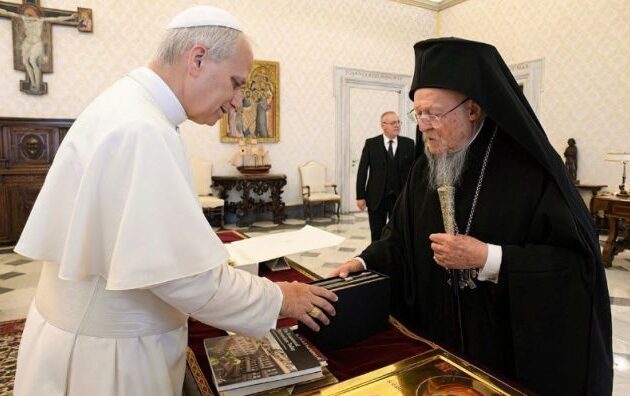 Νέα εποχή στις σχέσεις Ρώμης-Κωνσταντινούπολης: Προτεραιότητα η ενότητα – Λέων και Βαρθολομαίος χτίζουν γέφυρες