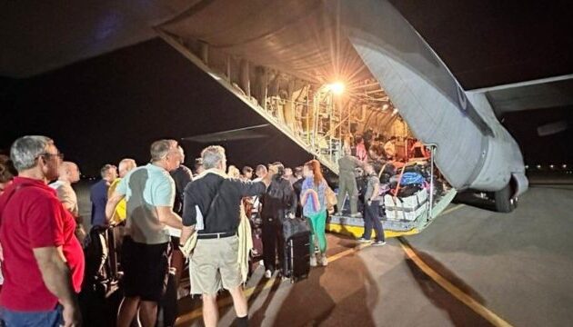 Επιτυχής επαναπατρισμός 105 Ελλαδιτών πολιτών από το Ισραήλ μέσω Αιγύπτου