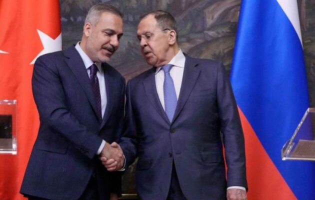 Ρωσία και Τουρκία μοιράζονται την επιρροή τους στη Λιβύη – Εργάζονται για εκτόνωση μετά τις απειλές Χάφταρ