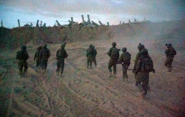 Το Ισραήλ προειδοποίησε Παλαιστίνιους αμάχους να φύγουν από την κεντρική Γάζα – «Η Χαμάς σας εκθέτει σε κίνδυνο και σας οδηγεί σε καταστροφή»