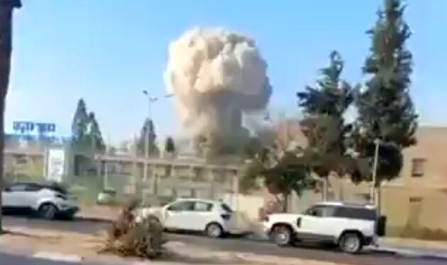 Ισραήλ: Υποψίες ότι το Ιράν χρησιμοποίησε βόμβες διασποράς στην πρωινή πυραυλική επίθεση