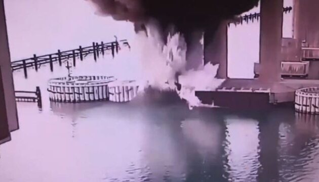 Νέο πλήγμα στη γέφυρα της Κριμαίας: Υποθαλάσσια επίθεση της Ουκρανίας με 1.100 κιλά εκρηκτικών