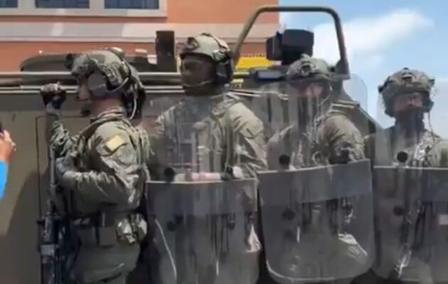 Καλιφόρνια σε αναβρασμό! Εθνοφρουρά στο Λος Άντζελες – Ταραχές στις διαδηλώσεις υπέρ των μεταναστών