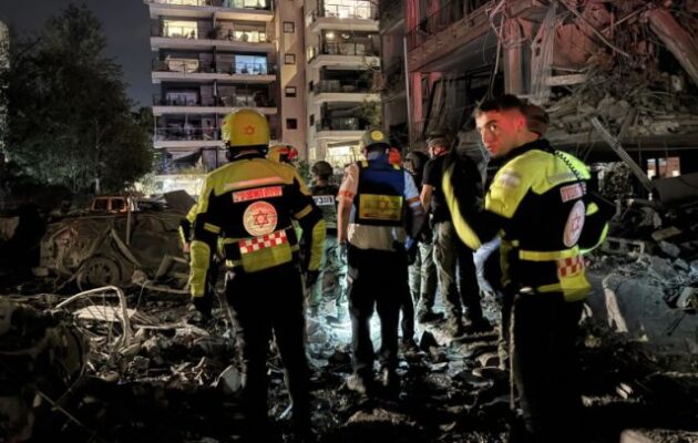 41 Ισραηλινοί τραυματίες -δύο σοβαρά- από τους ιρανικούς πυραύλους που έπληξαν το Ισραήλ