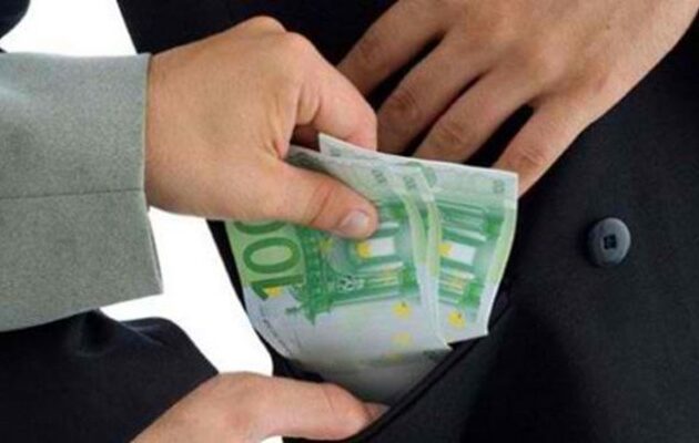 Έρευνα-χαστούκι στην κυβέρνηση: Το 97% των Eλλήνων πιστεύει πως στη χώρα η διαφθορά είναι εξαιρετικά διαδεδομένη