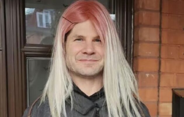 Καναδάς: Δικηγόρος «μη δυαδικό άτομο» βεβήλωσε μνημείο του Ολοκαυτώματος