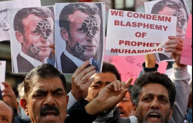 Οι μουσουλμάνοι αποτελούν το 10% του πληθυσμού της Γαλλίας – Αποτελούν «παράλληλο κόσμο»