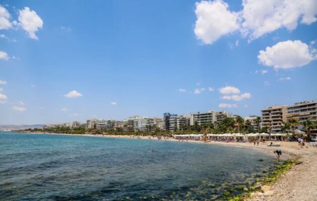 Νεκρό κορίτσι στην Παραλία Έδεμ: Βίντεο με γυναίκα που μεταφέρει με καροτσάκι παιδί εξετάζουν οι Αρχές