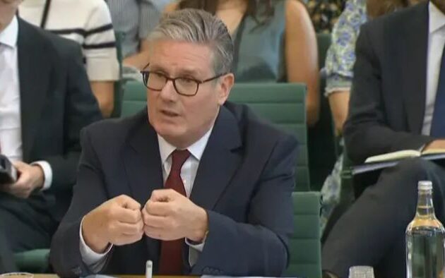 Ο Στάρμερ συνδέει την αναγνώριση της Παλαιστίνης με σχέδιο για διαρκή ειρήνη