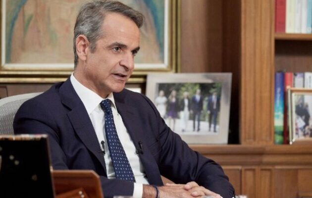 Μητσοτάκης: Υπεραμύνθηκε της εξωτερικής του πολιτικής με βολές κατά Καραμανλή-Σαμαρά