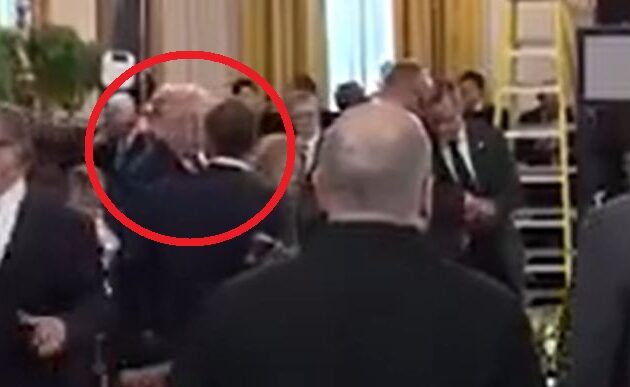 Ανοιχτό μικρόφωνο «κάρφωσε» τον Τραμπ: Ο Πούτιν «κάνει μια συμφωνία για μένα»