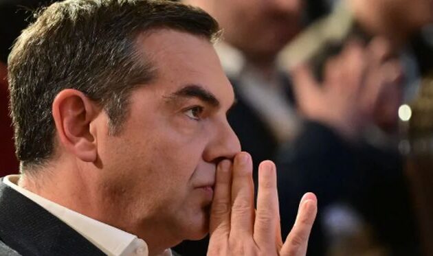 Ο Αλέξης Τσίπρας στο γήπεδο της ΑΕΚ