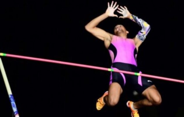 Εμ. Καραλής: Συνέτριψε το πανελλήνιο ρεκόρ με 6.08μ -Τέταρτη καλύτερη επίδοση στον κόσμο