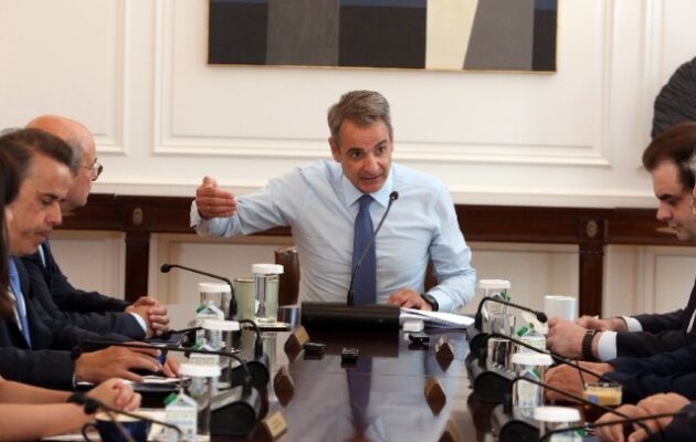 Καθρεφτάκια για ιθαγενείς τα 12 μέτρα για μείωση της γραφειοκρατίας και στήριξη της επιχειρηματικότητας της κυβέρνησης