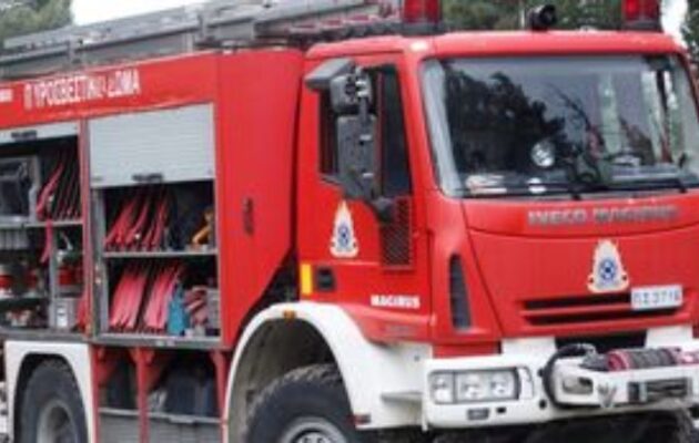 Κερατέα: Πυροσβεστικό όχημα συγκρούστηκε με ΙΧ – Νεκρή 61χρονη γυναίκα