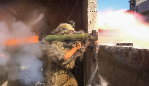 Οι Ισραηλινές χερσαίες δυνάμεις προελαύνουν στην Πόλη της Γάζας