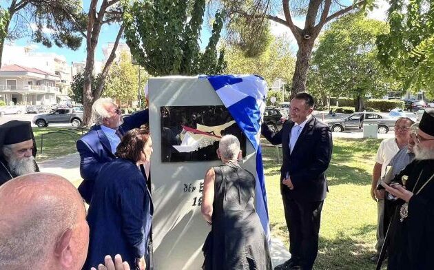 Στην Αμαλιάδα εγκαινιάστηκε το πρώτο μνημείο για τα ασυνόδευτα προσφυγόπουλα της Κύπρου που κατέφυγαν το 1974 στην Ελλάδα – Μητροπολίτης Ησαΐας: «Η Ελλάδα είναι για εμάς μητέρα πατρίδα· το αίμα νερό δεν γίνεται»