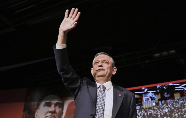 Τουρκία: Καθαιρέθηκε o επικεφαλής του αντιπολιτευόμενου Ρεπουμπλικανικού Λαϊκού Κόμματος (CHP)