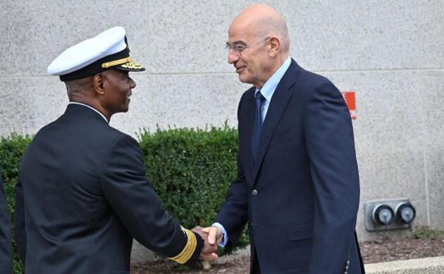 Ο Νίκος Δένδιας στις ΗΠΑ: Στην Αμερικανική Ναυτική Ακαδημία Πολέμου για σκάφη και υποβρύχια ντρόουν