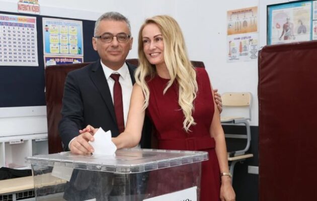 Κύπρος: Ανατροπή στα Κατεχόμενα – Ο Τουφάν Ερχιουρμάν νέος ηγέτης στο ψευδοκράτος, ήττα για τον Τατάρ που στηριζόταν από την Άγκυρα