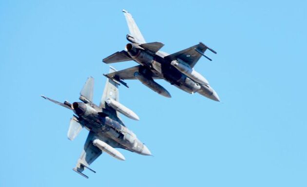 Οπλισμένα ελληνικά F-16 Viper πέταξαν πάνω από την Κύπρο – Ο Δένδιας έστειλε μήνυμα στον «Αττίλα»