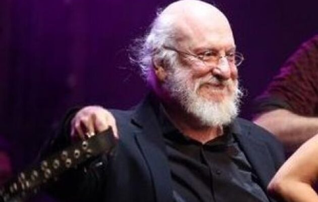 Στο νοσοκομείο ο Διονύσης Σαββόπουλος υπό στενή ιατρική παρακολούθηση