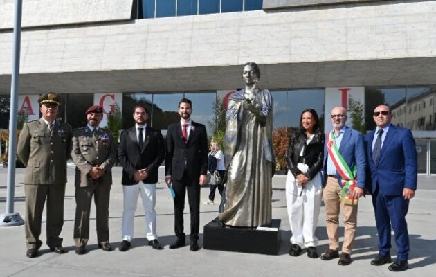 Ιταλία: Στη Φλωρεντία εκτίθεται το άγαλμα της Μαρία Κάλλας – Θα της αφιερωθεί και πλατεία