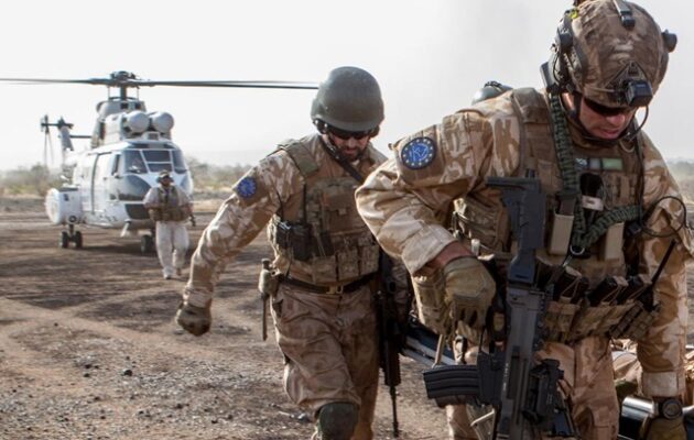 Η Ε.Ε. ετοιμάζεται για πόλεμο: Σχέδιο Κομισιόν για διασυνοριακές στρατιωτικές μετακινήσεις