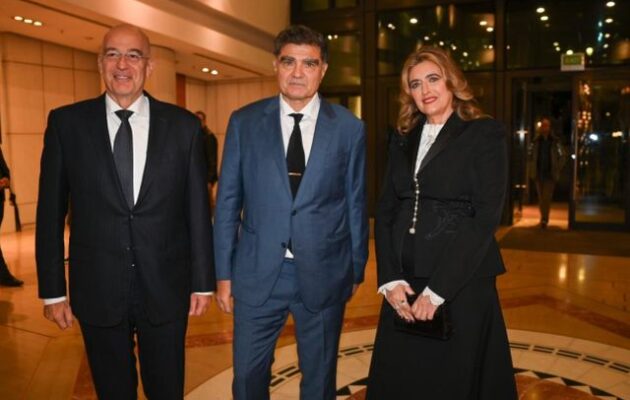 Νίκος Δένδιας: Ο Βαρδής Βαρδινογιάννης τίμησε τη στολή του Αξιωματικού του Πολεμικού Ναυτικού