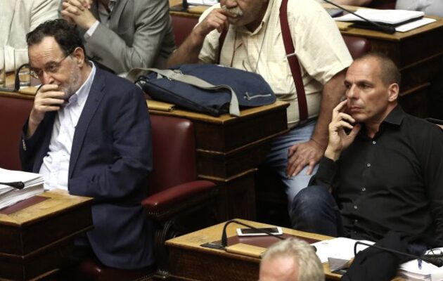 «Ιθάκη» – Τσίπρας για «κουπόνια» Βαρουφάκη: «Δεν ήξερα αν έπρεπε να κλάψω ή να γελάσω» – Για Λαφαζάνη: «Aντιλαμβανόταν έστω και στοιχειωδώς την πραγματικότητα;»