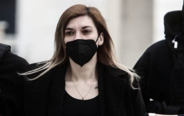 Η Ρούλα Πισπιρίγκου στο νοσοκομείο – Έχει χάσει 30 κιλά, της πέφτουν τα μαλλιά