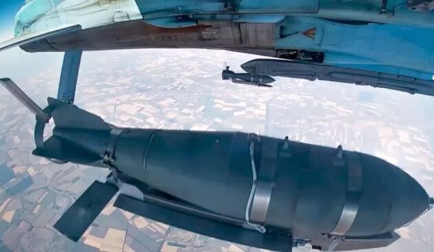 Ουκρανία: Η Ρωσία ξεκινά μαζική παραγωγή βομβών ολίσθησης μεγάλης εμβέλειας