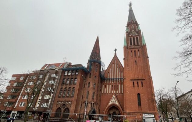 Γερμανία: Κλείνουν εκκλησίες από έλλειψη πιστών – Κατεδαφίζονται, πωλούνται και ενοικίαζονται τα κτίρια
