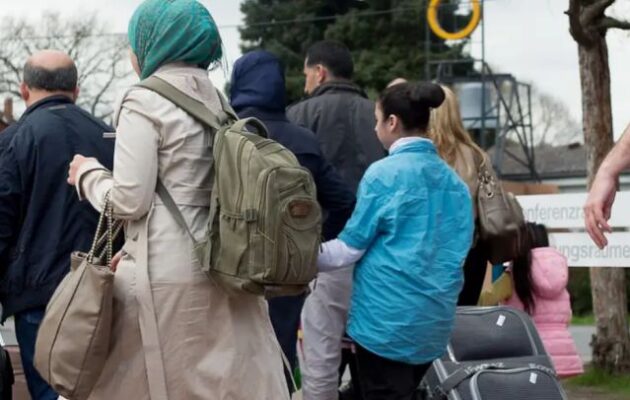 Γερμανός υπ. Εσωτερικών: Η Ελλάδα παίρνει πίσω παράτυπους μετανάστες από τη Γερμανία