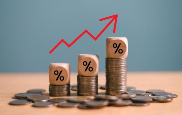 Άλμα του πληθωρισμού στο 2,9% τον Νοέμβριο – Η ακρίβεια «καίει» τη θετική ατζέντα του Μαξίμου