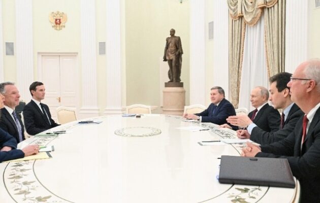 Συνάντηση Πούτιν-Γουίτκοφ: Χωρίς συμφωνία, αλλά χαρακτηρίστηκε «χρήσιμη και εποικοδομητική» από το Κρεμλίνο