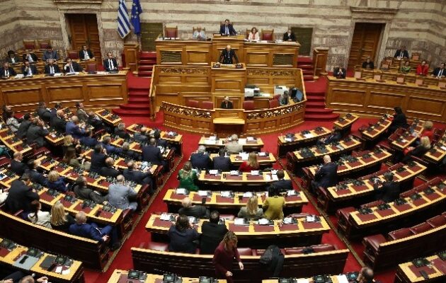 Υπερψηφίστηκε με 159 «υπέρ» έναντι 136 «κατά» ο προϋπολογισμός του 2026