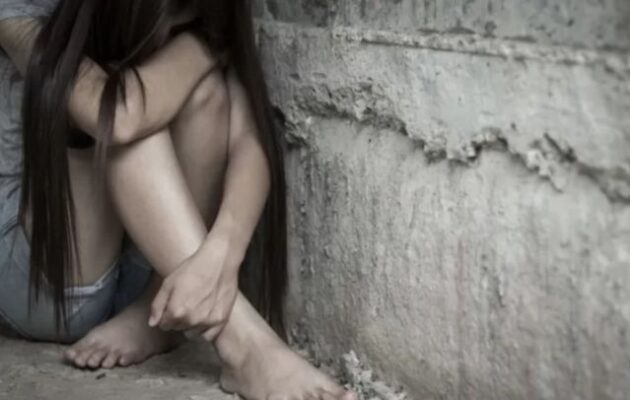 Φρίκη στη Μεσσαρά: Γονείς κακοποιούσαν σεξουαλικά τις δύο κόρες τους 15 και 22 χρονών