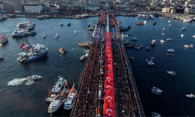 Χιλιάδες τζιχαντιστές διαδηλωτές στην Κωνσταντινούπολη υπέρ της Γάζας